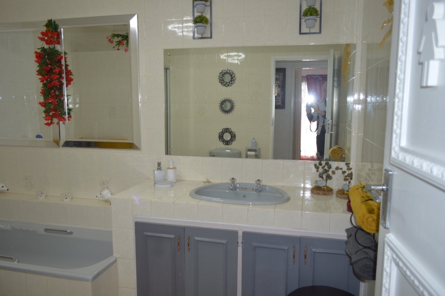6 Bedroom Property for Sale in Doringkruin North West